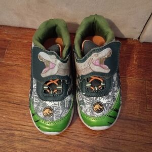 3/$10 🌟 Kids Dinosaur Jurassic World Sneakers 10